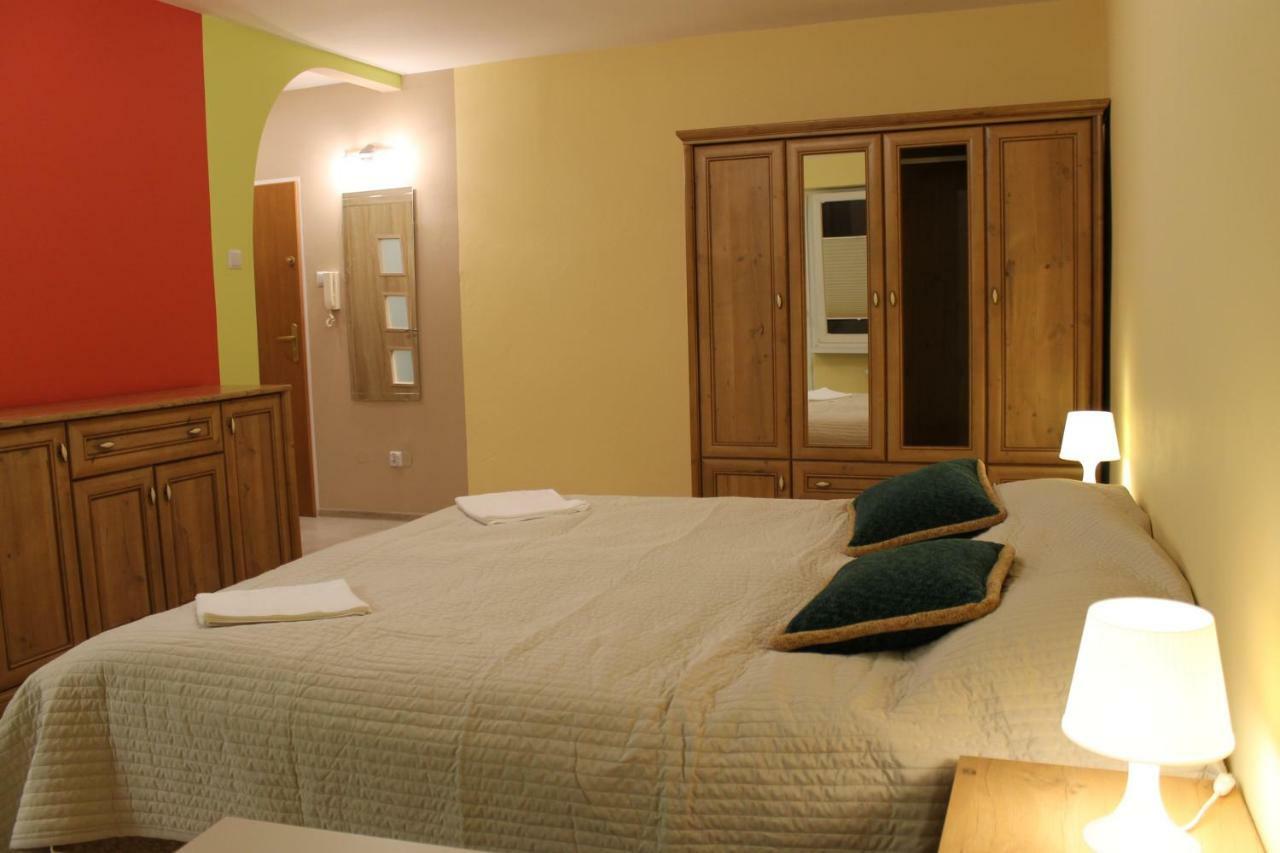 Apartament Raz Dwa Trzy Жешув Экстерьер фото