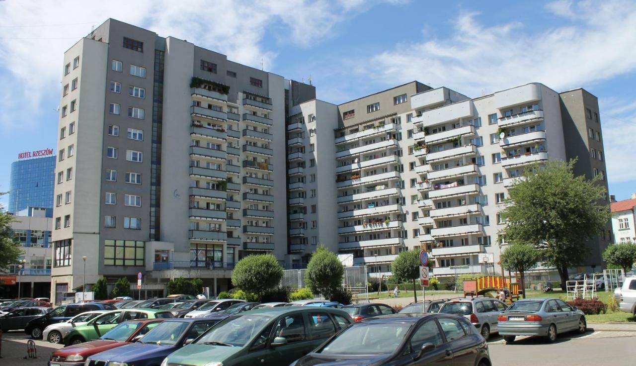 Apartament Raz Dwa Trzy Жешув Экстерьер фото