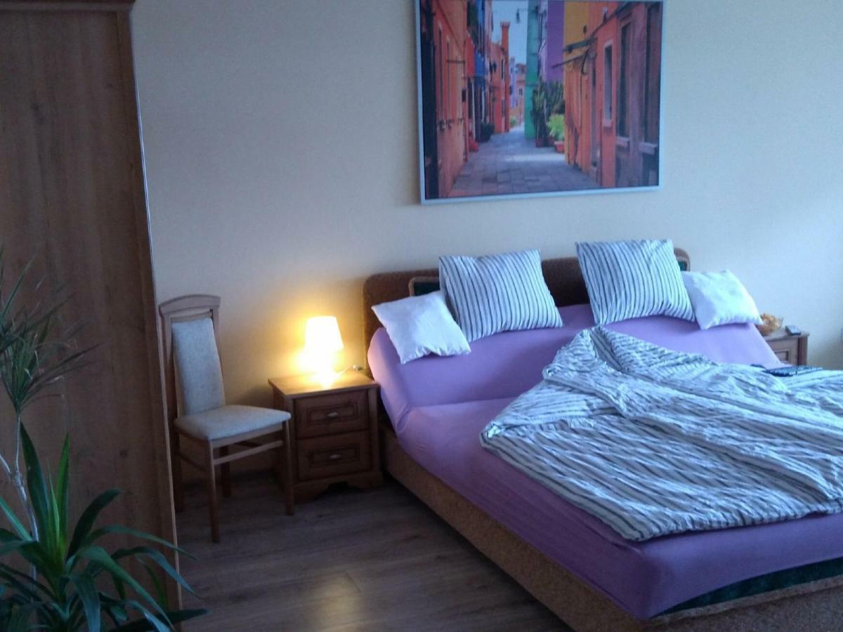 Apartament Raz Dwa Trzy Жешув Экстерьер фото