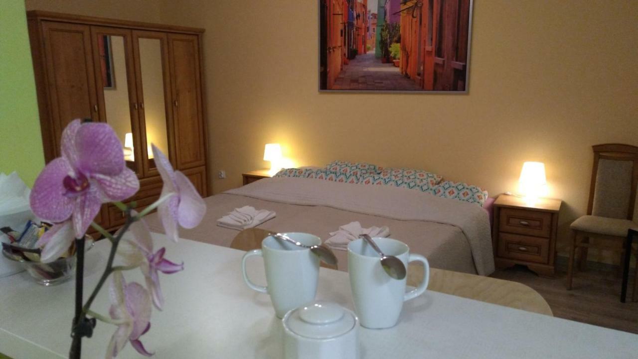 Apartament Raz Dwa Trzy Жешув Экстерьер фото